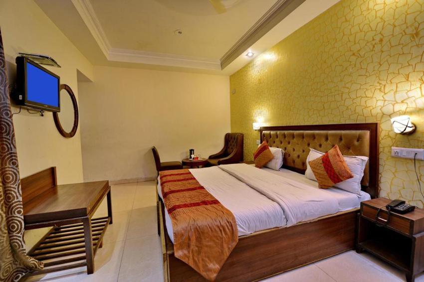 Hotel Diamond Inn Chandigarh Exterior photo