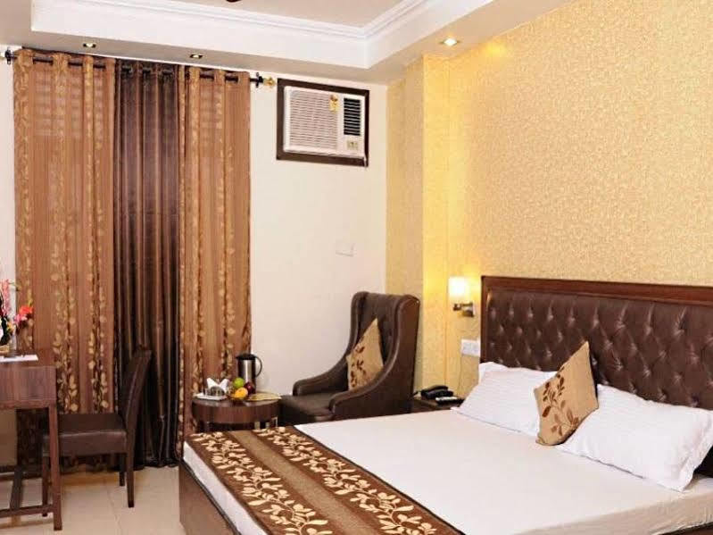 Hotel Diamond Inn Chandigarh Exterior photo