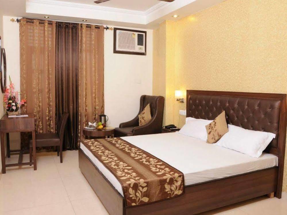 Hotel Diamond Inn Chandigarh Exterior photo